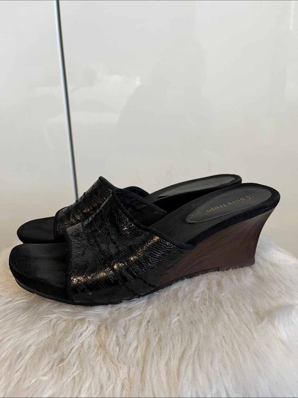 BareTraps Black Leather Slide Wedge Sandals, Size 8.5